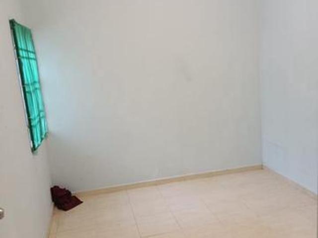 Flat Flora Height Seri Alam Full Loan Below Price Value Good Investmen