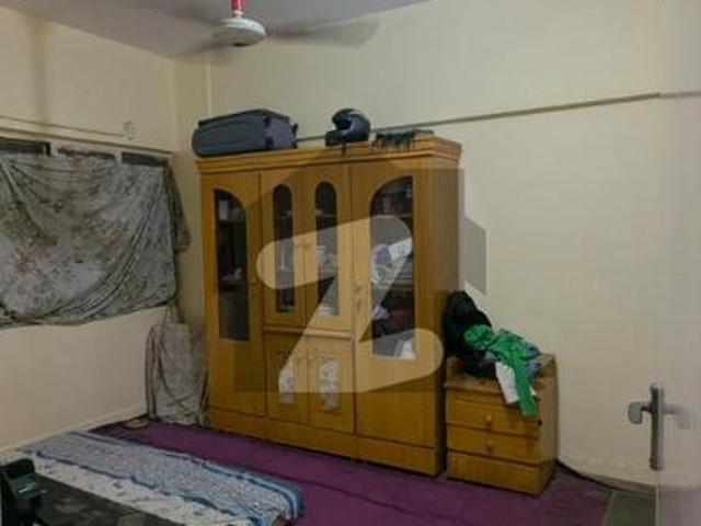 Flat for urgent rent gulshan e iqbal town