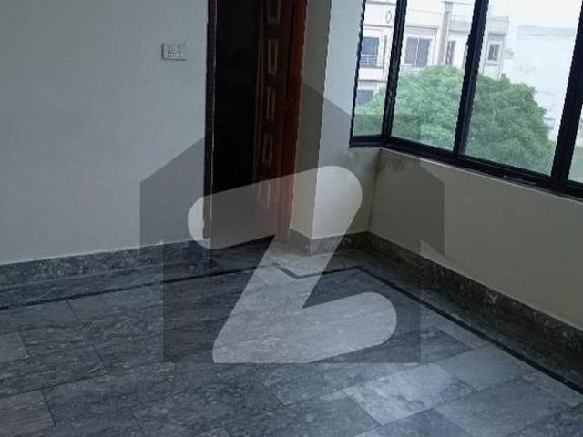 Flat For Available For Rent In DC Colony