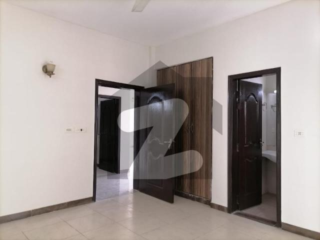 Flat For Grabs In 12 Marla Lahore Askari 11 Sector B Apartments