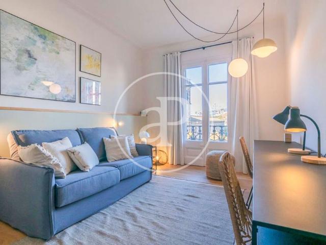 Flat for rent next to Plaça Universitat