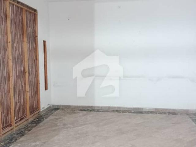 Flat For Rent At The Prime Location In Saddar Naer CMH