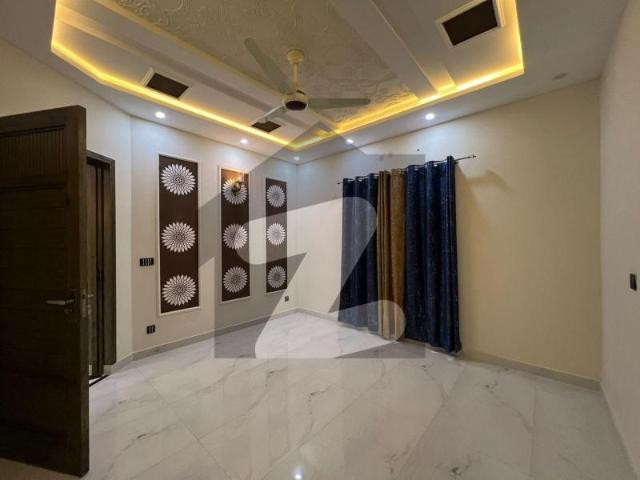 Flat For Rent Bachelor LDA Avenue
