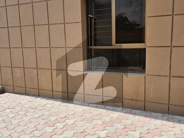 FLAT FOR RENT Falaknaz Twin Tower