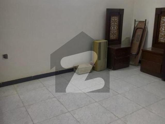 FLAT FOR RENT Gulshan e Iqbal Block 17