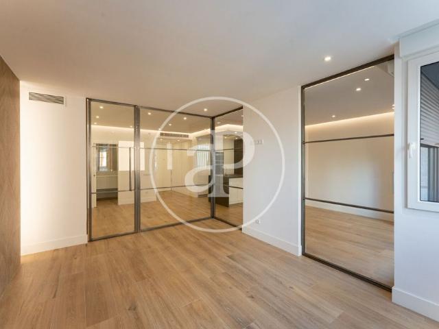 Flat for rent in Orense street