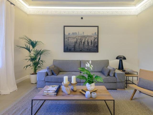 Flat for rent in Barcelona of 194 m2
