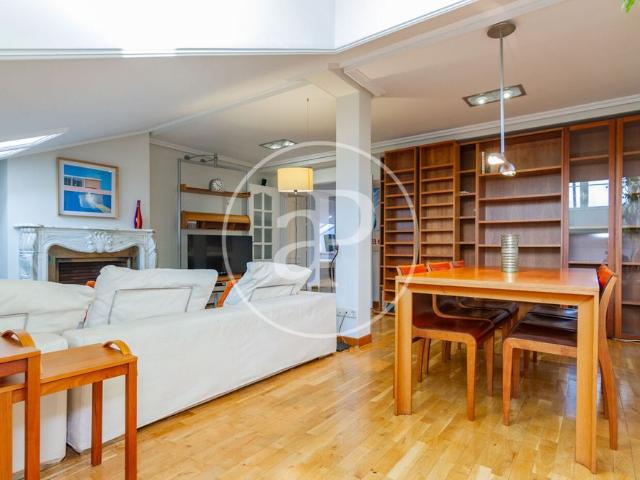Flat for rent in Plaza de Isabel II