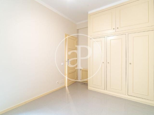 Flat for rent in Turó Park