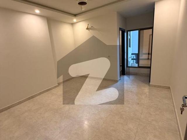 Flat For Rent In Zarkon Heights