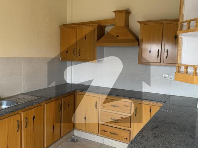 Flat For Rent PHA Phase 5 Floor 5 Block B Hayatabad Phase 5