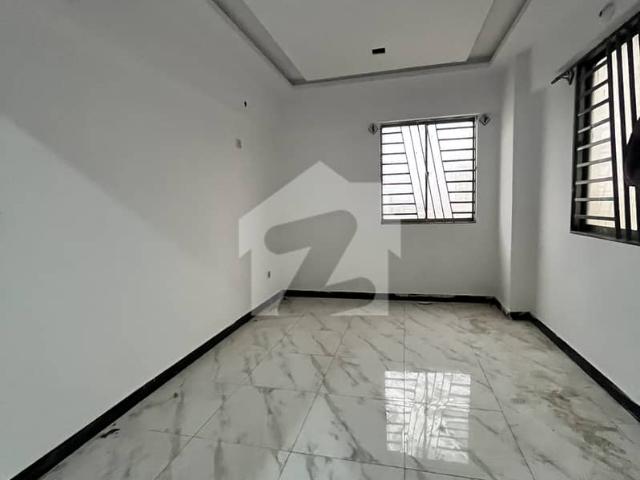 Flat For Rent West Open