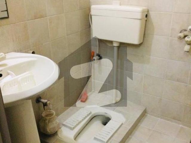 Flat for rent with all amenities Johar Town