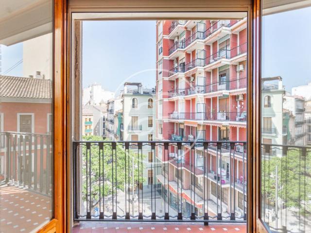 Flat for rent with views in El Mercat Valencia