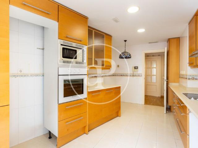 Flat for rent with views in Mestalla Valencia