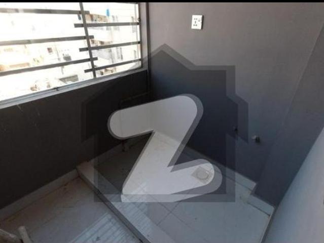 FLAT FOR RENT 2 Bed Drowning with ROOF Garden East