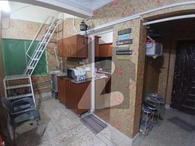 Flat for Rent, 3bed DD flat, Road Facing, Near Johar Mor KHI Gulistan e Jauhar Block 18