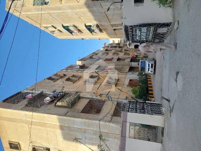 Flat for sale al mustafa apartment gulshan e iqbal 14