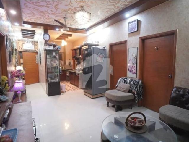 Flat For Sale Gulshan Block 11 Noman Plaza 3 Bed. D. 3rd Floor 3 Side Corner 2 Wash Rooms Leased Bungalows Facing Nipa To Alladin Park Rashid Minhas Road Boundary Wall Project 24 Hours Light And Water Available Fully Renovated Flat Full Extra Work Demand 160*Code 16518
