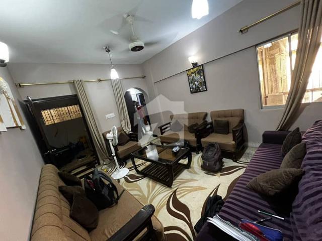 Flat For Sale 1400 Square Feet 3 Bed Rooms Drawing Dinning Attached Bath Room, 6th Floor Vip Location