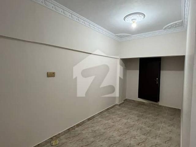 Flat for sale 3 bed dd ground corner extra land chance deal