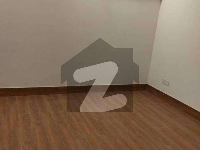 Flat for sale 3 bed dd leased