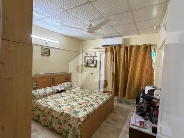 Flat For Sale 3 Bed Drawing Dinning 4th Floor With Roof
