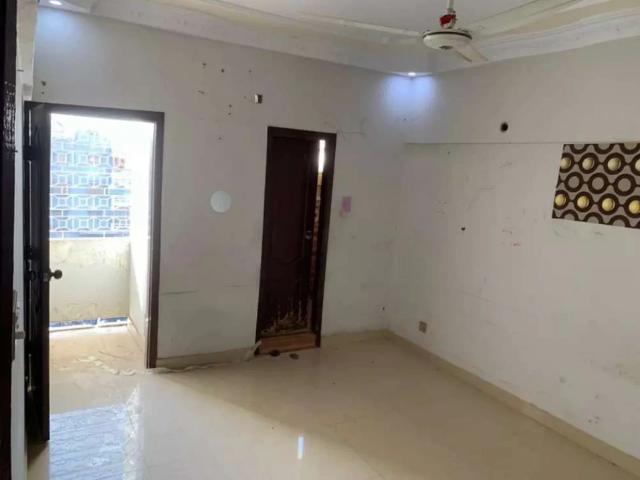 Flat for sell at ground 3bed dd at 1350sq feet in gulshan 1 dnd 85lacs Karachi Gulshan E Iqbal Block 2 ID 67847