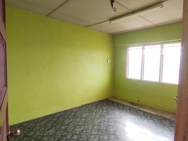 FLAT GELONG BILAL jalan Pasir Panjang tingkat 4 untuk dijual