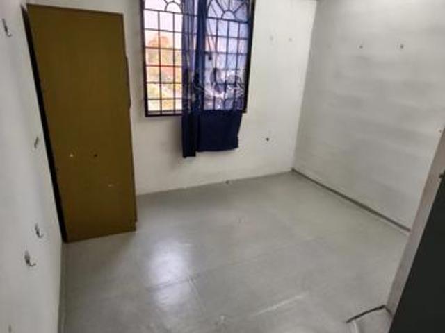 Flat Hijau Pangsapuri Harmoni Putrajaya partly furnish
