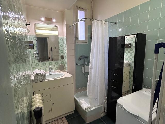 Flat ideal location heart of Paris 2 peoples, Paris Amsterdam Apartments for Rent