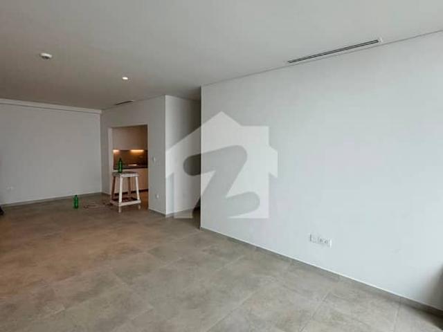 Flat In Emaar The Views Sized 1850 Square Feet Is Available