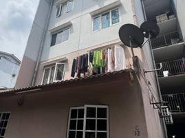 Flat Kelompok Bunga Raya Blok E Level 1