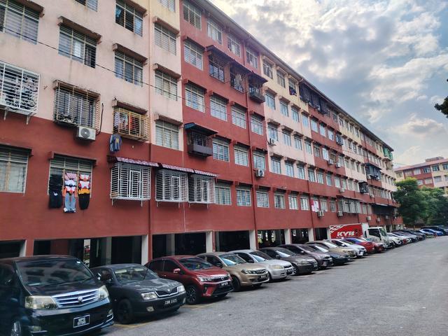 Flat Kelompok Camar Tasik Permai Ampang