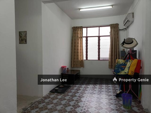 Flat Lima Kedai