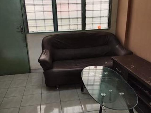 Flat Low Cost Desa Mentari Block 8 Petaling Jaya