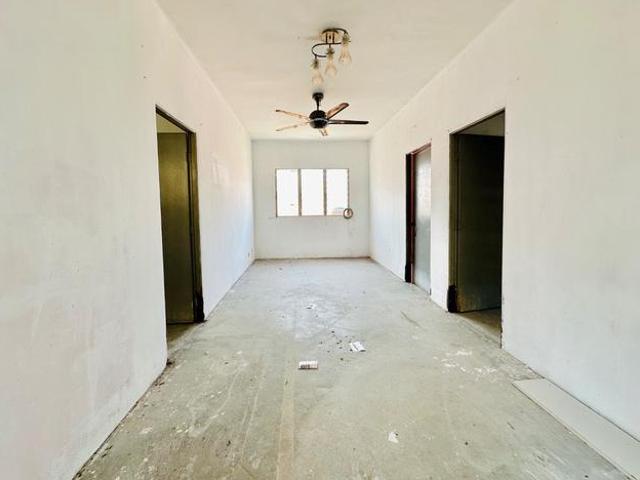 Flat Low Cost Putri Laksamana near Batu Caves