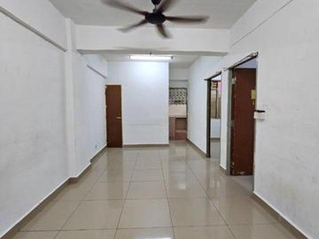Flat Puchong Permai Puchong Renovated Unit