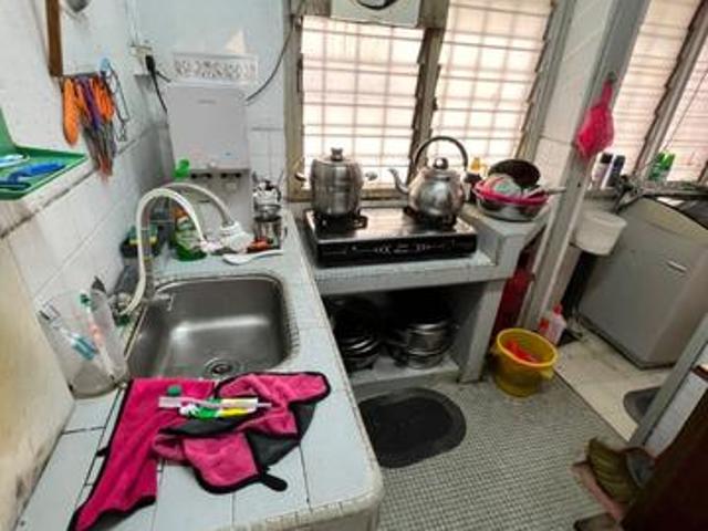 Flat Pandan Perdana 5Storey Jalan Perdana 32 Newly Painted Below