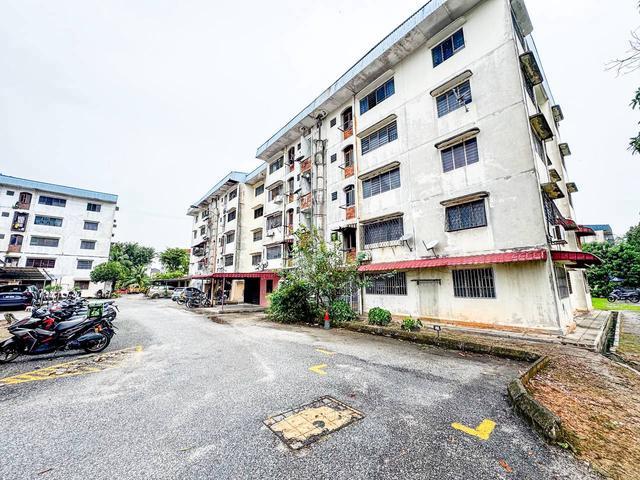 Flat PKNS Seksyen 24 Shah Alam For Sale 2nd Floor