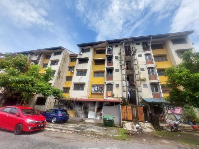 Flat PKNS Seksyen 24 Shah Alam Level 1