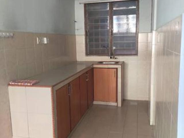 FLAT SEKSYEN 7BELOW VALUETingkat 1Corner UnitSHAH ALAMSELANGOR
