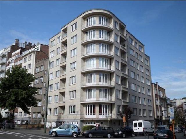 Flat share, 1 Room for rent Girls only