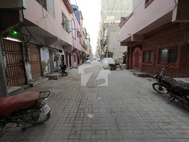 Flat Sized 450 Square Feet In Korangi Sector 31 A