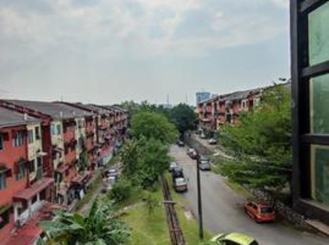 Flat SS19 Untuk Dijual