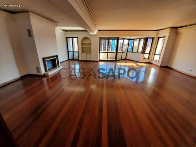 Flat T4 para alugar em Lisboa