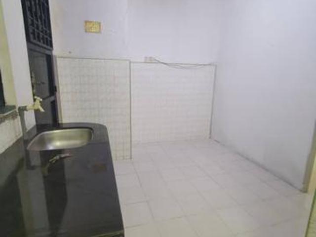 flat tun aminah ground floor below market