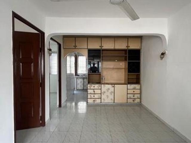 Flat Tun Aminah Skudai mid floor renovated unfurnished unit