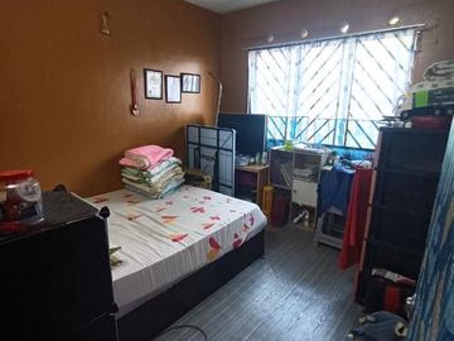 Flat Taman Cempaka Tampoi