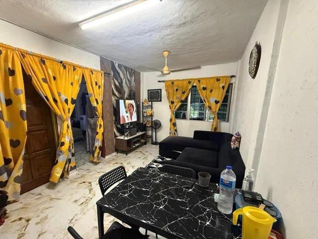 Flat Taman Desa Baiduri Cheras Selangor